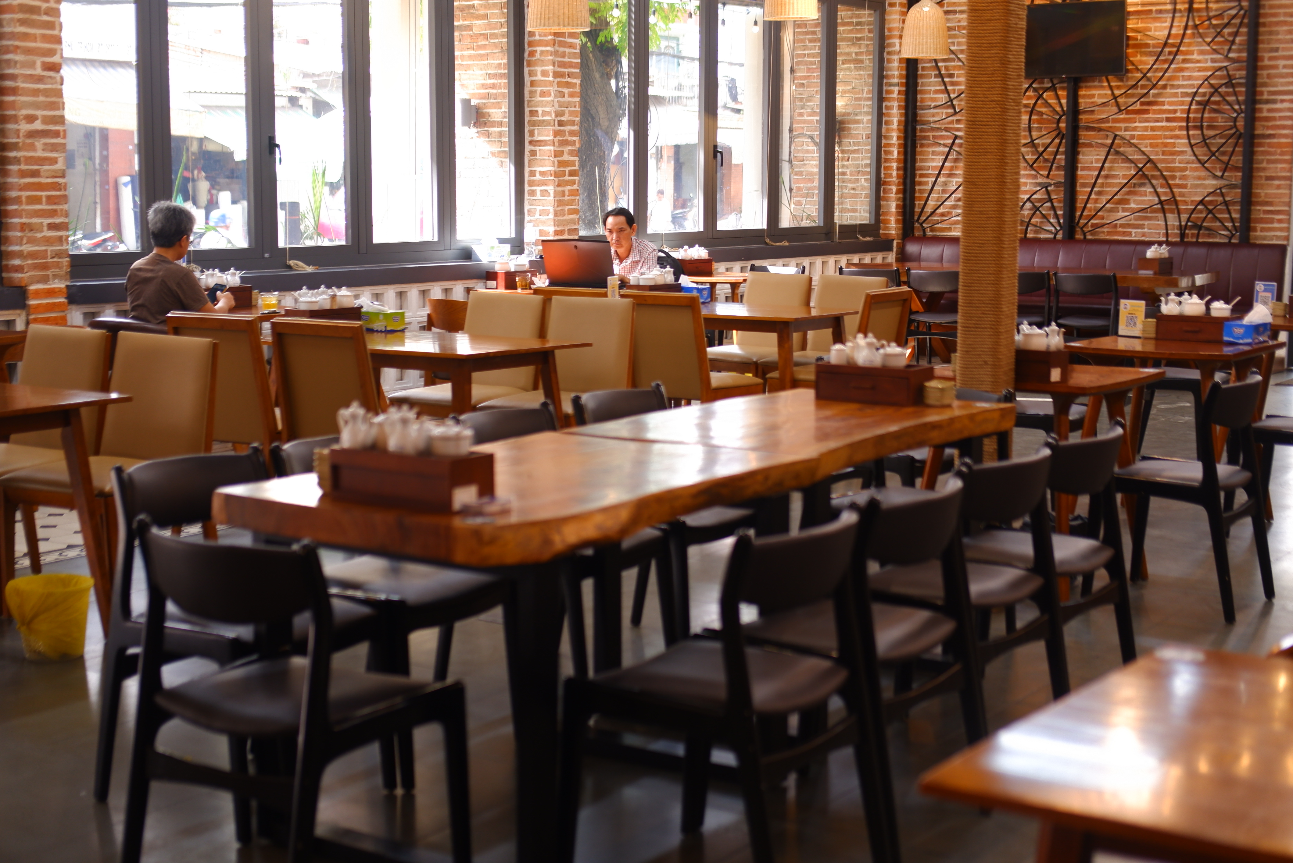 Không gian nhà hàng